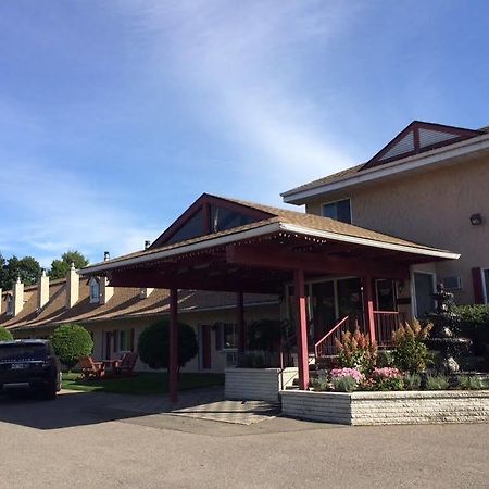 Motel Des Pentes Et Suites Saint-Sauveur-des-Monts Dış mekan fotoğraf