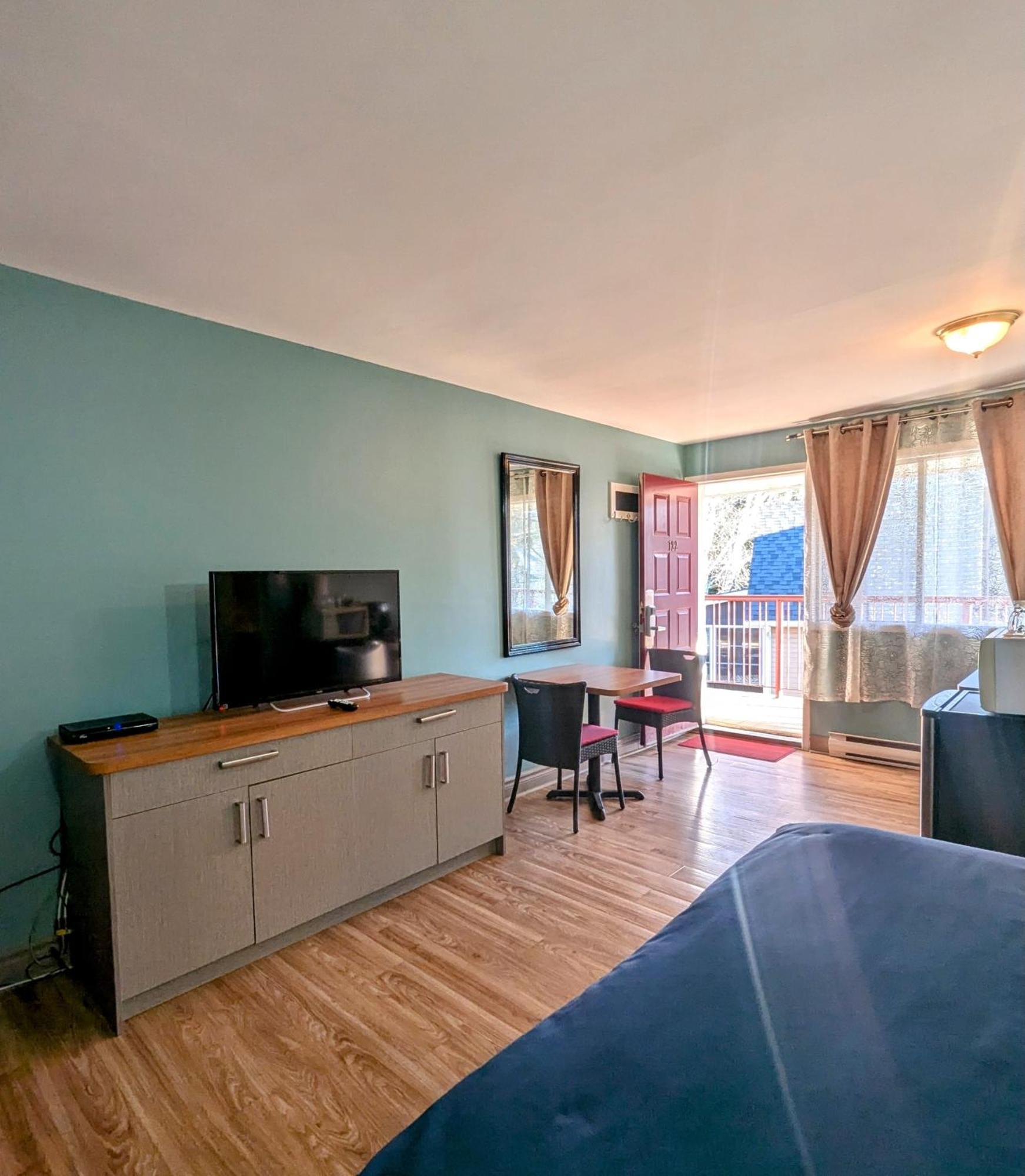 Motel Des Pentes Et Suites Saint-Sauveur-des-Monts Dış mekan fotoğraf